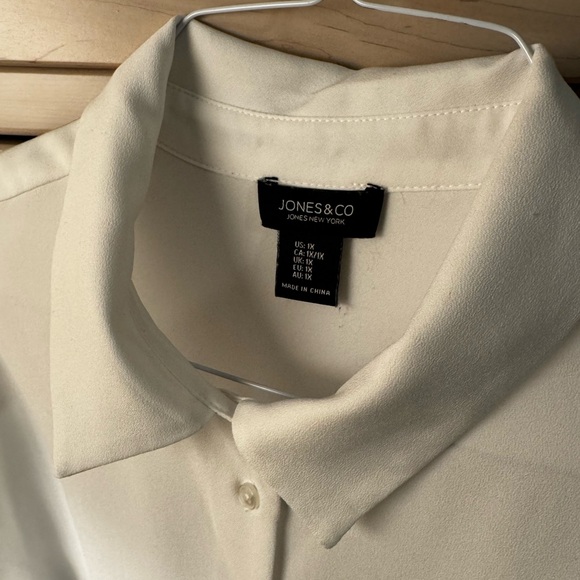 Jones New York Classic White Button Down Shirt - Picture 3 of 6